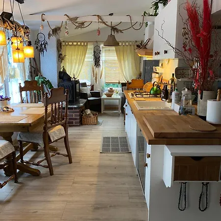 Ferienhaus Klimatyczny Domek Letniskowy Dla Dobrych I Szlachetnych Ludzi *